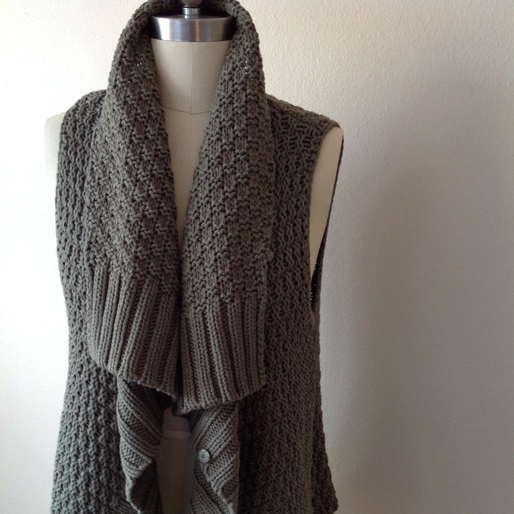 CHICOS OLIVE KNIT VEST